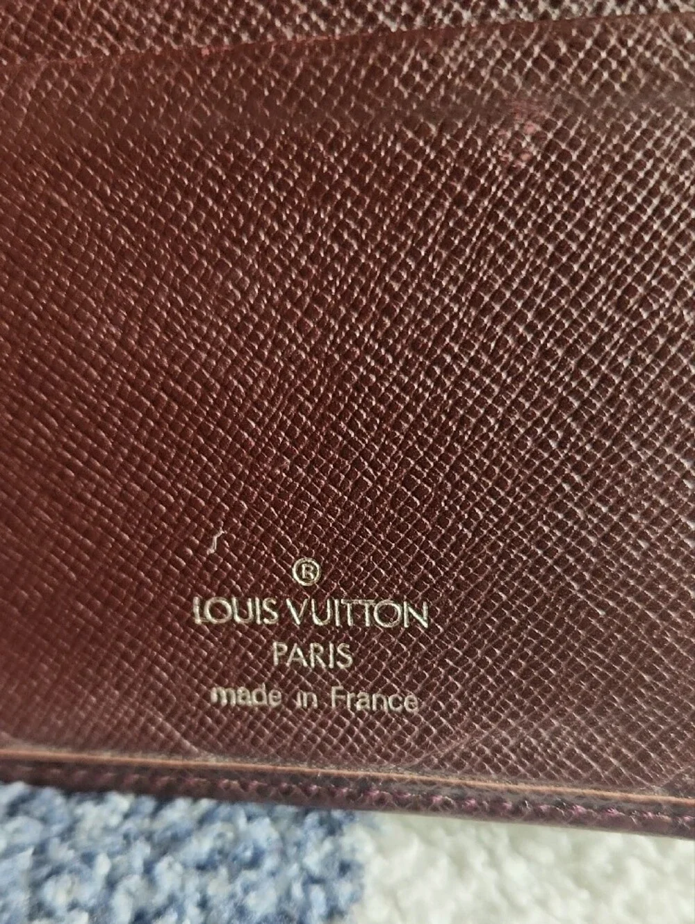 Louis Vuitton Men’s Bi-fold Wallet in Maroon - Picture 2 of 5